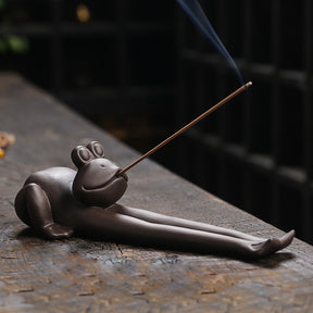 Whimsical Stretching Animal Incense Holders: A Fusion of European Elegance & Playfulness