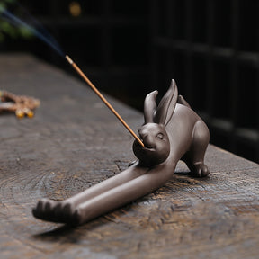 Whimsical Stretching Animal Incense Holders: A Fusion of European Elegance & Playfulness