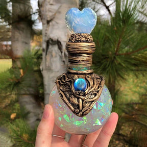 Magical Moon Resin Bottle: Enchant Your Space with this Creative Ornament