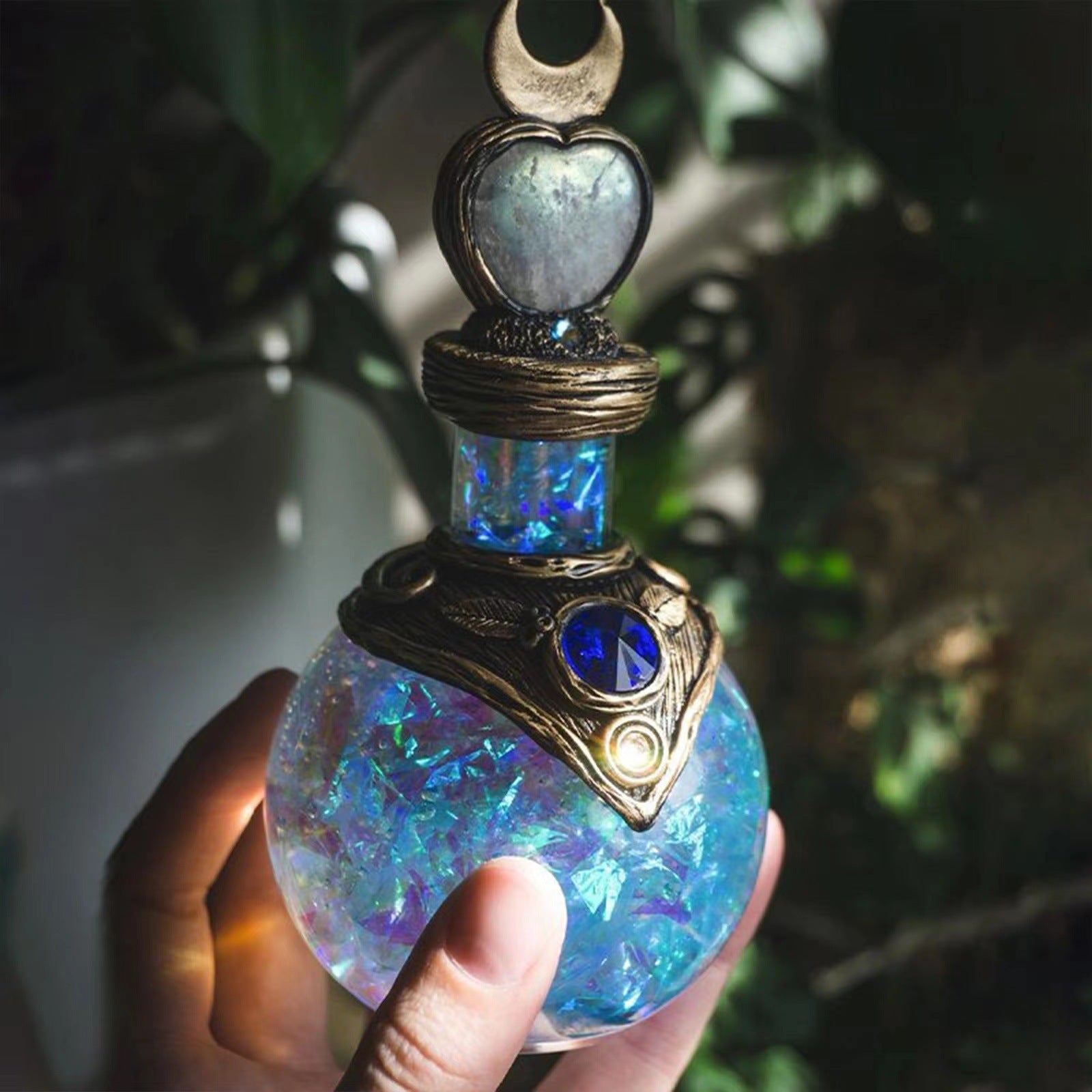 Magical Moon Resin Bottle: Enchant Your Space with this Creative Ornament